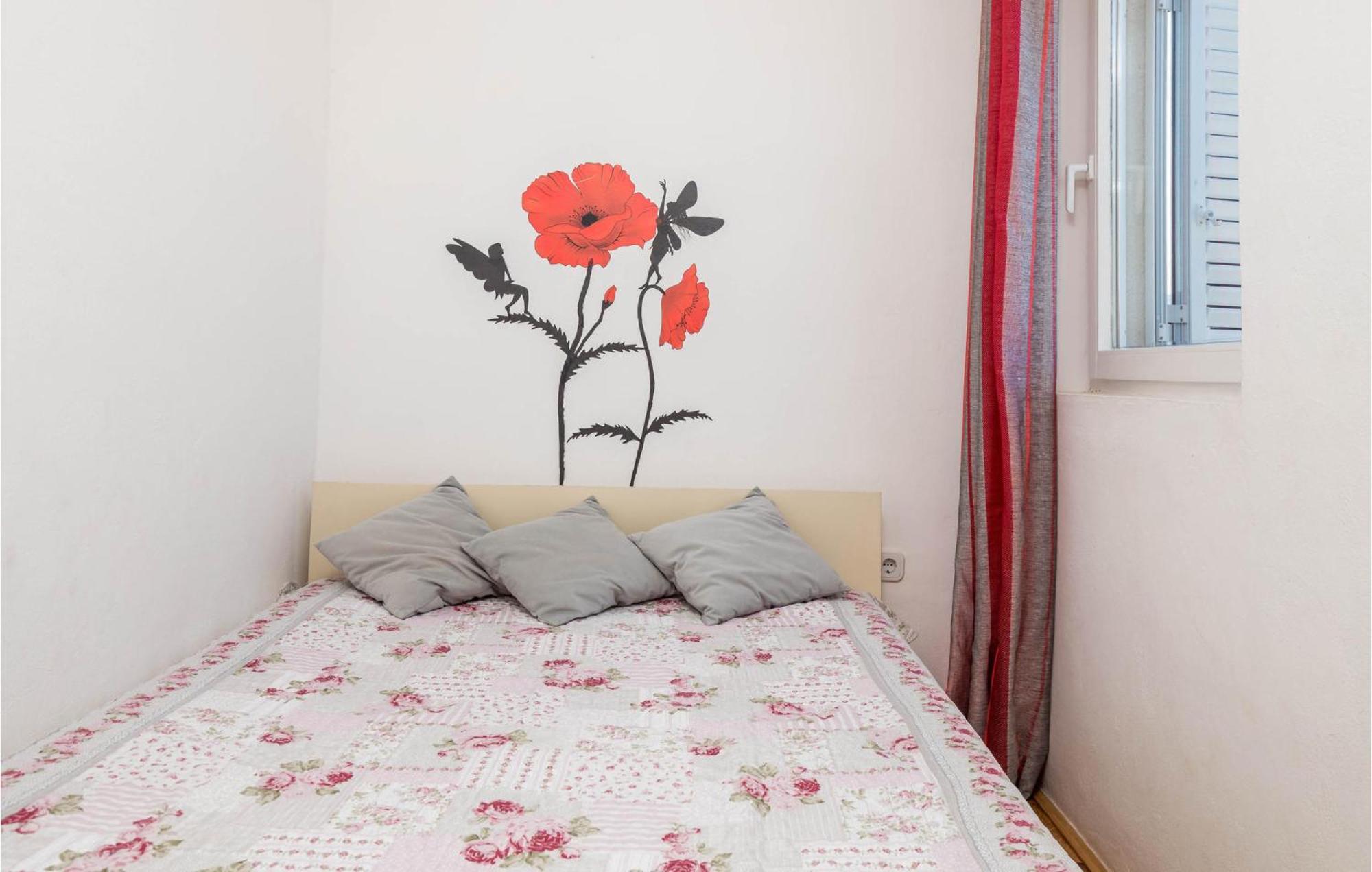 Pet Friendly Apartment In Stara Novalja With Wifi Bagian luar foto