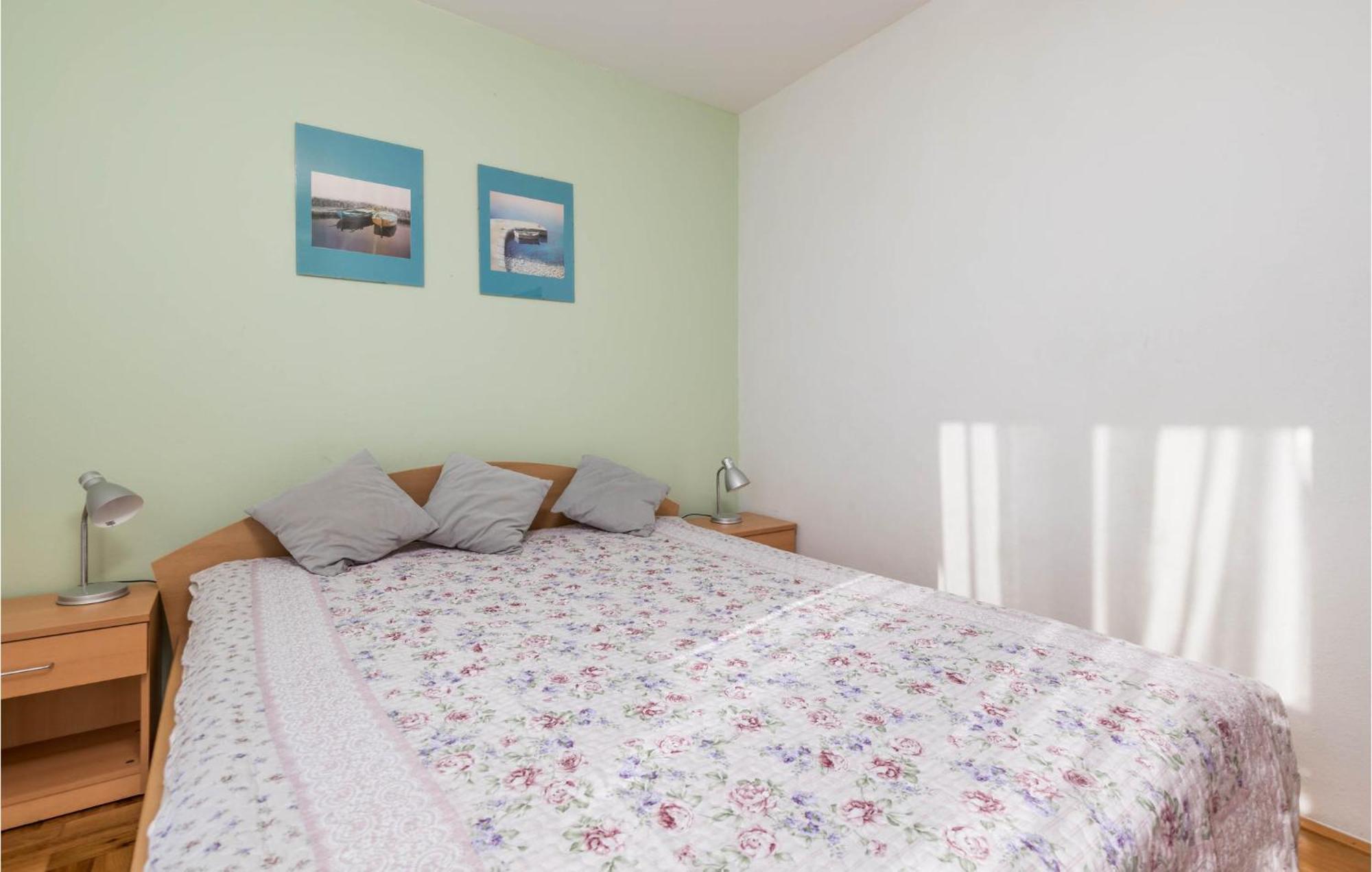 Pet Friendly Apartment In Stara Novalja With Wifi Bagian luar foto